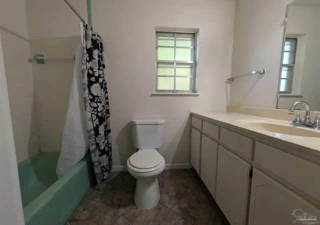 Photo 4 of Single family home for sale at 245 Airport Blvd, Pensacola, FL 32503 | MLS# 681914 | Listing updated on 2026-06-30