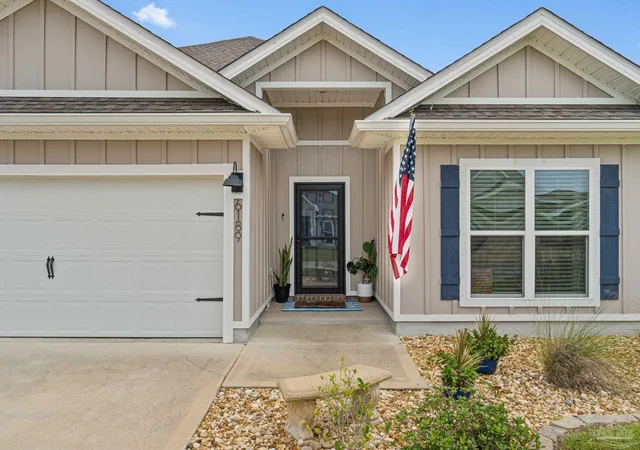 Photo 3 of Single family home for sale at 6189 Forest Bay Ave, Gulf Breeze, FL 32563 | MLS# 688165 | Listing updated on 2026-08-28