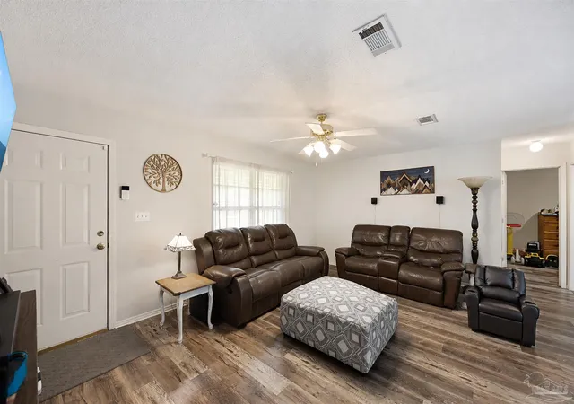 3rd image of 4997 Mayo Cir, Milton, FL 32571 | MLS# 682635