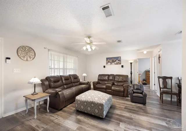 4th image of 4997 Mayo Cir, Milton, FL 32571 | MLS# 682635