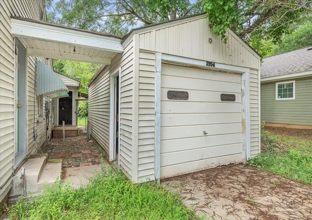 Photo 2 of Single family home for sale at 3704 W Lloyd St, Pensacola, FL 32505 | MLS# 684878 | Listing updated on 2026-08-26