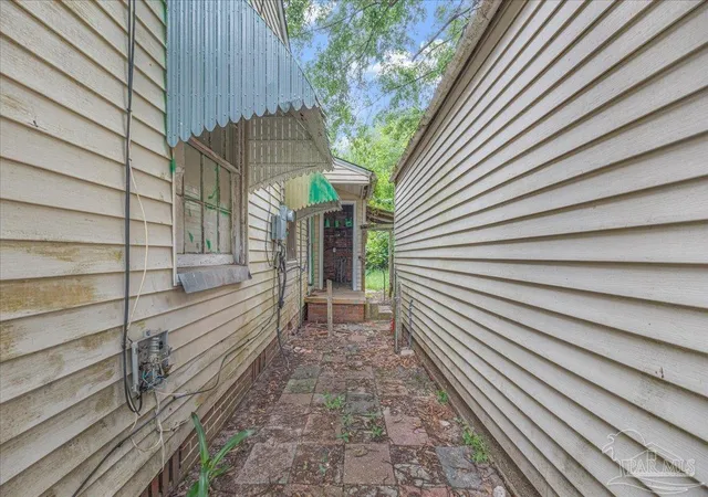 Photo 3 of Single family home for sale at 3704 W Lloyd St, Pensacola, FL 32505 | MLS# 684878 | Listing updated on 2026-08-26