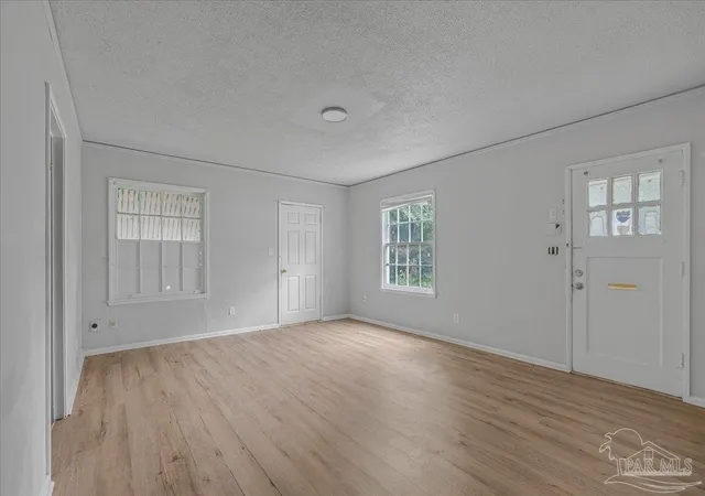 Photo 4 of Single family home for sale at 3704 W Lloyd St, Pensacola, FL 32505 | MLS# 684878 | Listing updated on 2026-08-26