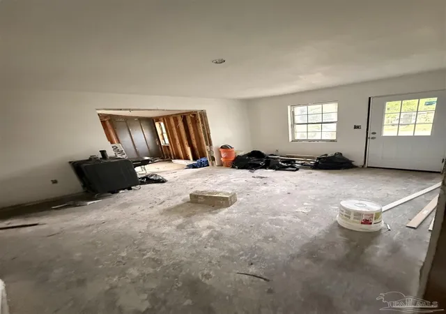 3rd image of 5555 Mayfair Dr, Pensacola, FL 32506 | MLS# 680360