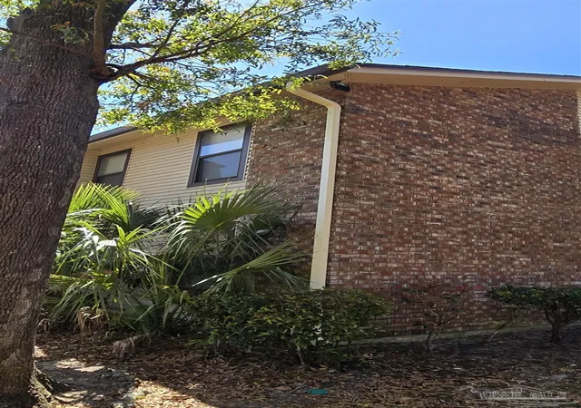 4th image of 2201 Scenic Hwy #E8, Pensacola, FL 32503 | MLS# 679625