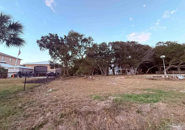 Photo 4 of Land for sale at 5300 Blk Soundside Dr, Gulf Breeze, FL 32563 | MLS# 659287 | Listing updated on 2026-02-13