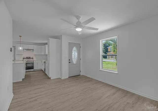 Photo 3 of Single family home for sale at 1802 W Godfrey St, Pensacola, FL 32501 | MLS# 683096 | Listing updated on 2026-10-21