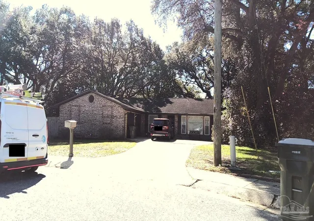 Homes for sale in Pensacola, FL | 5640 Mifflin Ave, Pensacola, FL 32526 | MLS# 685448