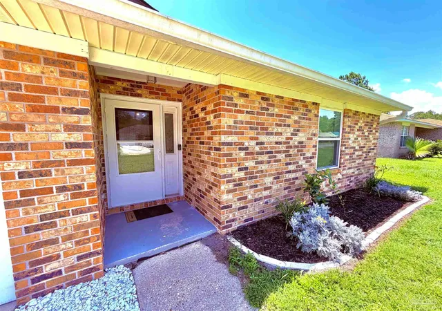 Photo 3 of Single family home for sale at 351 El Matador Trl, Pensacola, FL 32506 | MLS# 685502 | Listing updated on 2026-09-16
