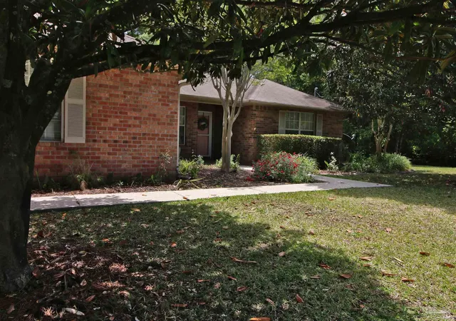 Photo 3 of Single family home for sale at 6495 Flagler Dr, Gulf Breeze, FL 32563 | MLS# 681613 | Listing updated on 2026-08-03