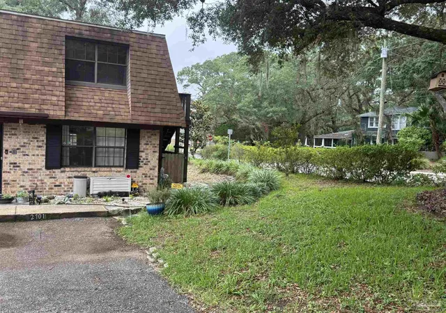Photo 1 of Townhouse for sale at 2701 E Desoto St, Pensacola, FL 32503 | MLS# 685030 | Listing updated on 2026-09-11