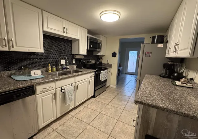 Photo 3 of Townhouse for sale at 2701 E Desoto St, Pensacola, FL 32503 | MLS# 685030 | Listing updated on 2026-09-11
