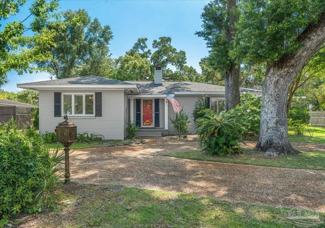 2nd image of 15 Lakeside Dr, Pensacola, FL 32507 | MLS# 685723
