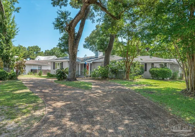 3rd image of 15 Lakeside Dr, Pensacola, FL 32507 | MLS# 685723