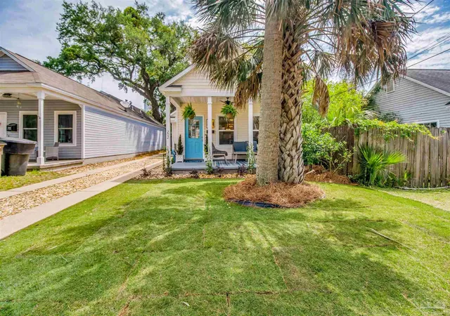 Photo 3 of Single family home for sale at 202 N Reus St, Pensacola, FL 32502 | MLS# 684576 | Listing updated on 2026-09-22