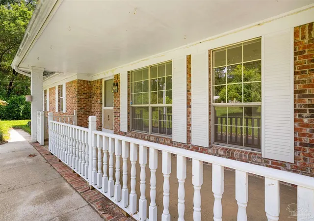 Photo 3 of Single family home for sale at 3231 Dunaway Ln, Pensacola, FL 32526 | MLS# 687980 | Listing updated on 2026-09-17