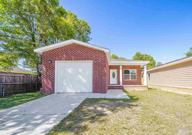 1st image of 2318 W Lakeview Ave, Pensacola, FL 32505 | MLS# 639648