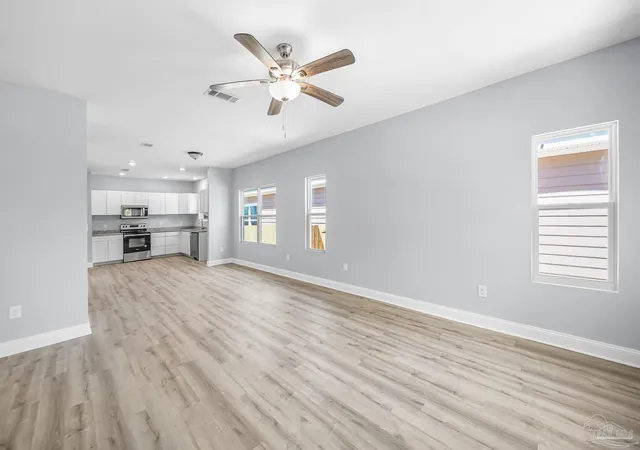 4th image of 2318 W Lakeview Ave, Pensacola, FL 32505 | MLS# 639648