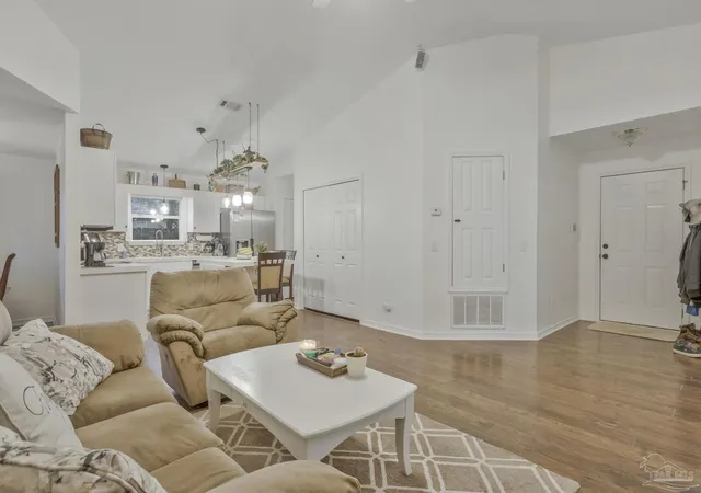 Photo 3 of Single family home for sale at 1195 Simpson St, Pensacola, FL 32526 | MLS# 685573 | Listing updated on 2026-09-24
