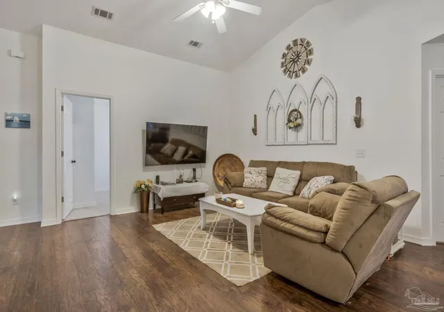 Photo 3 of Single family home for sale at 1195 Simpson St, Pensacola, FL 32526 | MLS# 685573 | Listing updated on 2026-09-24