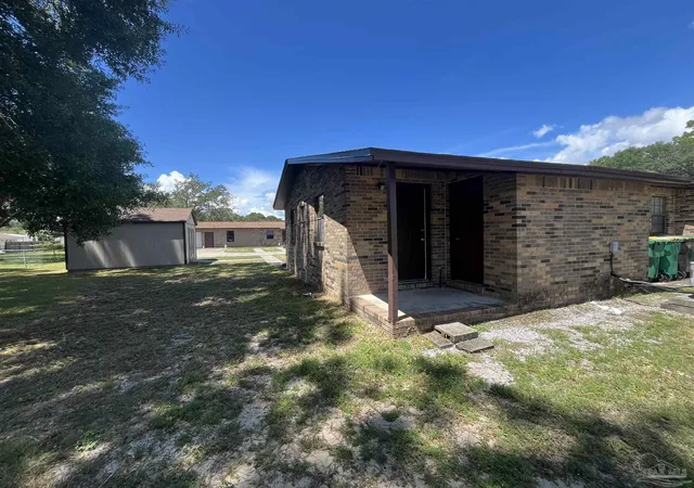 Homes for sale in Ft Walton Beach, FL | 816 Lark St, Fo Lark Ave, Ft Walton Beach, FL 32547 | Houzeo