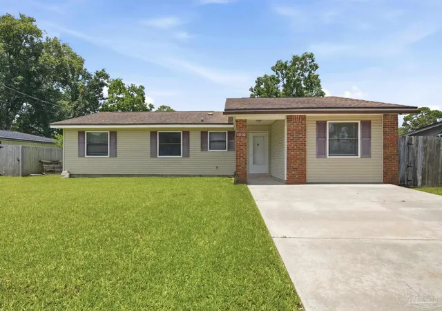 Homes for sale in Fort Walton Beach, FL | 1010 Aspen Ct, Fort Walton Beach, FL 32547 | MLS# 685631