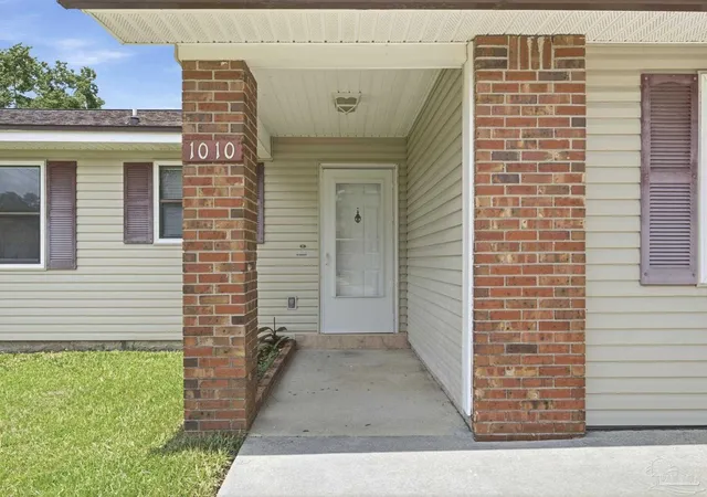 Homes for sale in Fort Walton Beach, FL | 1010 Aspen Ct, Fort Walton Beach, FL 32547 | MLS# 685631