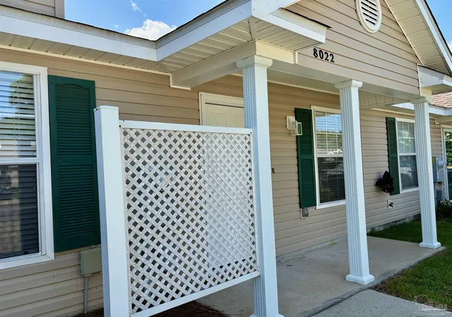 Photo 2 of Sale Pending at 8022 Stonebrook Dr, Pensacola, FL 32514 | MLS# 685250 | Listing updated on 2026-09-11