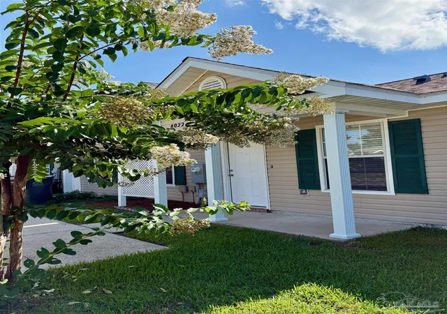 Photo 2 of Sale Pending at 8022 Stonebrook Dr, Pensacola, FL 32514 | MLS# 685250 | Listing updated on 2026-09-11