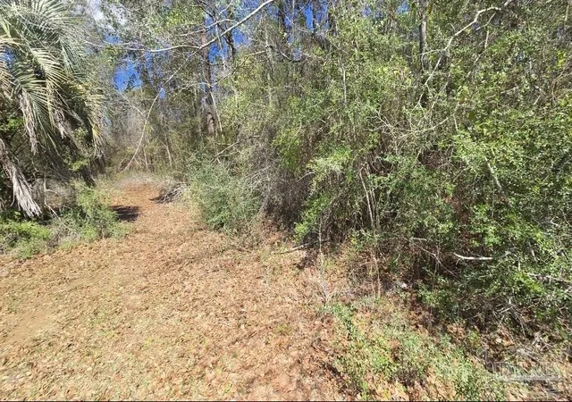 Homes for sale in Cantonment, FL | 400 Welcome Cir, Cantonment, FL 32533 | MLS# 679369