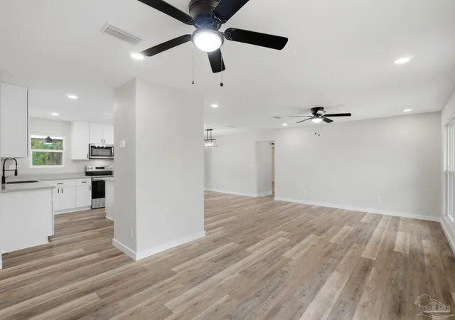 Photo 3 of Single family home for sale at 4722 Lanett Dr, Pensacola, FL 32526 | MLS# 682365 | Listing updated on 2026-10-15