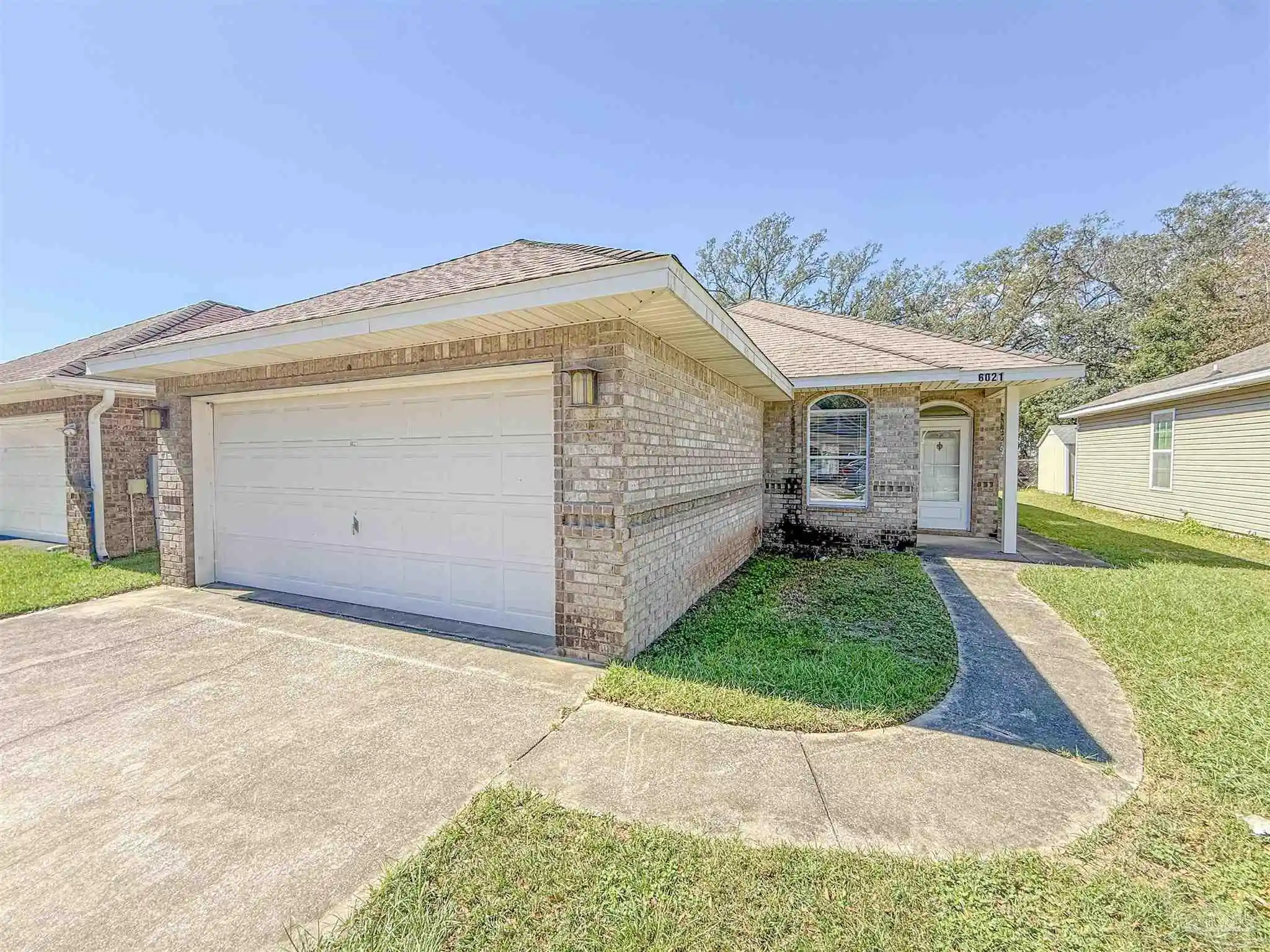 Photo 1 of Single family home for sale at 6021 Champion Oaks Dr, Pensacola, FL 32526 | MLS# 690197 | Listing updated on 2026-10-24