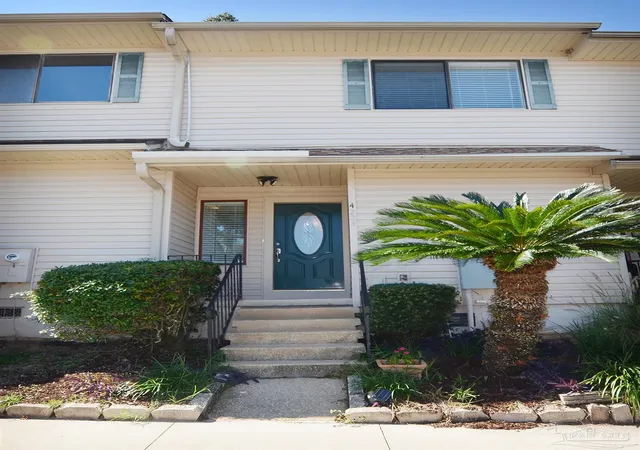Townhouse for sale at 4223 Brookside Dr, Pensacola, FL 32503 | MLS# 675149