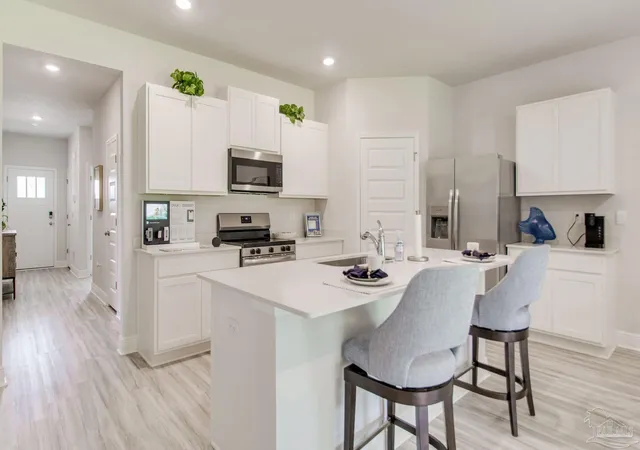 2nd image of 5398 Fox Hunt Dr, Milton, FL 32583 | MLS# 682777