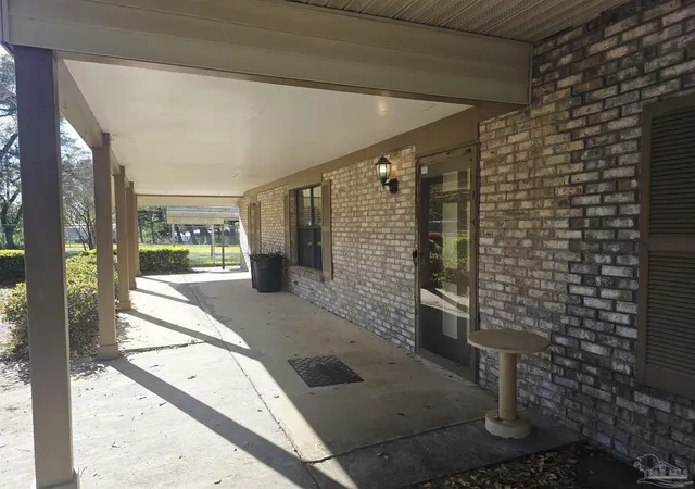 3rd image of 6412 W Fairfield Dr, Pensacola, FL 32506 | MLS# 679658