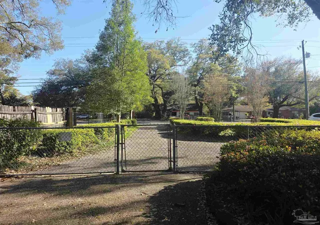 5th image of 6412 W Fairfield Dr, Pensacola, FL 32506 | MLS# 679658