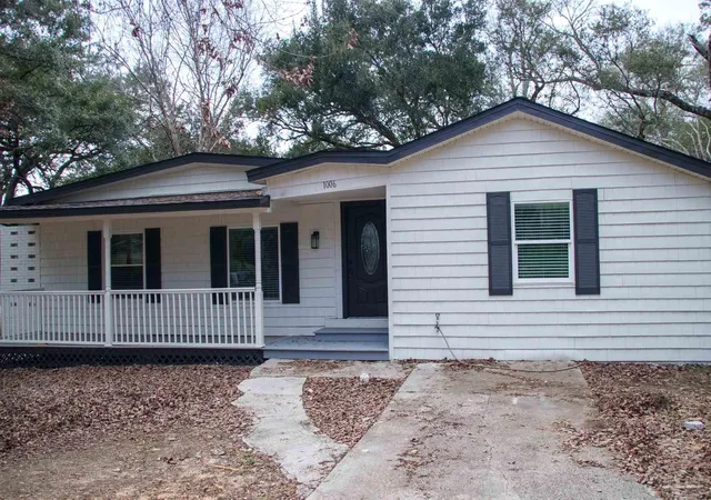 Photo 2 of Single family home for sale at 1006 Lake Ter Ave, Pensacola, FL 32505 | MLS# 678441 | Listing updated on 2026-06-22