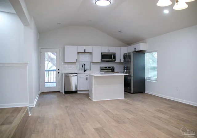 Photo 4 of Single family home for sale at 1006 Lake Ter Ave, Pensacola, FL 32505 | MLS# 678441 | Listing updated on 2026-06-22