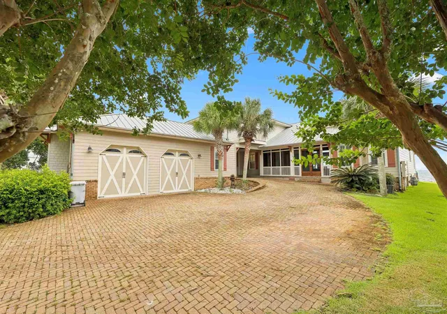 Photo 1 of Single family home for sale at 3361 Edgewater Dr, Gulf Breeze, FL 32563 | MLS# 685265 | Listing updated on 2026-09-03