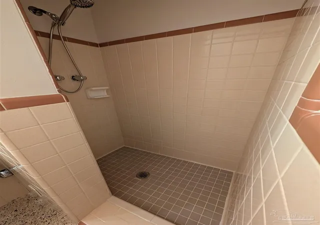 13th image of 623 Edgecliff Dr, Pensacola, FL 32506 | MLS# 683518