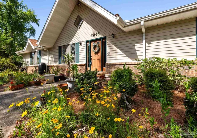 Photo 2 of Single family home for sale at 3848 Menendez Dr, Pensacola, FL 32503 | MLS# 680941 | Listing updated on 2026-10-03