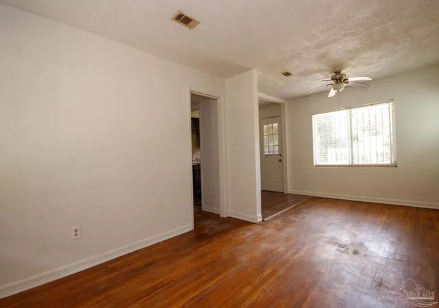 Photo 3 of Sale Pending at 3607 12Th Ave, Pensacola, FL 32503 | MLS# 632838 | Listing updated on 2026-09-08
