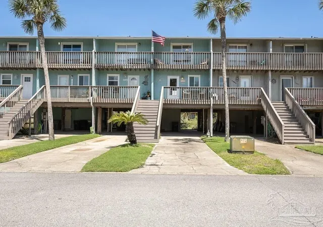Photo 1 of Townhouse for sale at 1687 Bulevar Mayor, Gulf Breeze, FL 32561 | MLS# 680147 | Listing updated on 2026-04-01