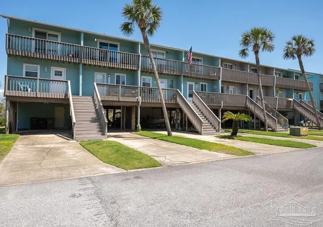 Photo 2 of Townhouse for sale at 1687 Bulevar Mayor, Gulf Breeze, FL 32561 | MLS# 680147 | Listing updated on 2026-04-01