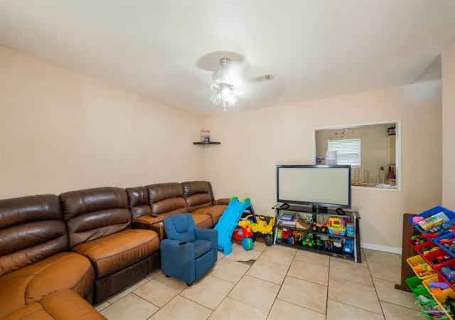 5th image of 1408 Clio Dr, Pensacola, FL 32505 | MLS# 681733
