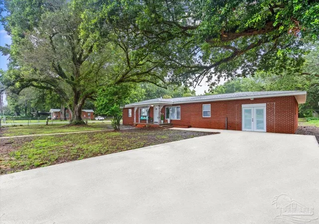 Homes for sale in Pace, FL | 4840 W Spencer Field Rd, Pace, FL 32571 | MLS# 684614