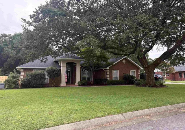 Photo 1 of Single family home for sale at 9252 Bell Ridge Dr, Pensacola, FL 32526 | MLS# 688278 | Listing updated on 2026-09-29