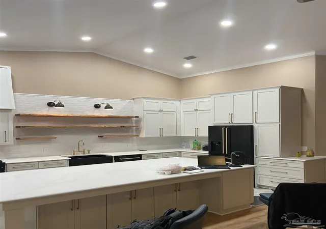 Photo 3 of Single family home for sale at 9252 Bell Ridge Dr, Pensacola, FL 32526 | MLS# 688278 | Listing updated on 2026-10-29