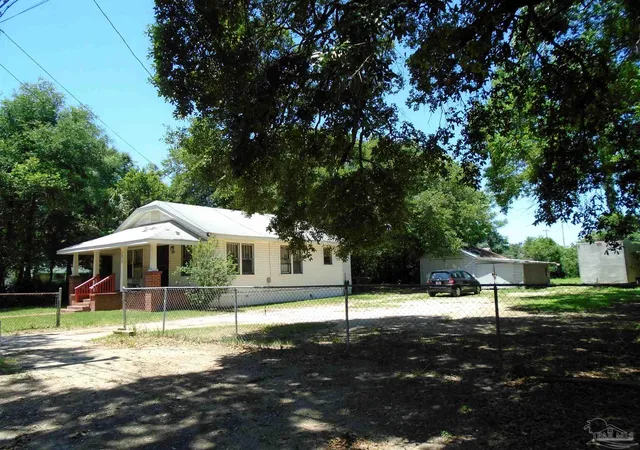 2nd image of 2612 W Blount St, Pensacola, FL 32505 | MLS# 682665
