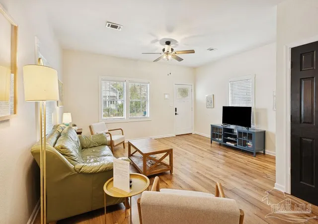 Photo 4 of Single family home for sale at 208 S Devillers St, Pensacola, FL 32502 | MLS# 684266 | Listing updated on 2026-06-12